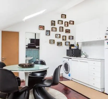 Downtown Apartment *
